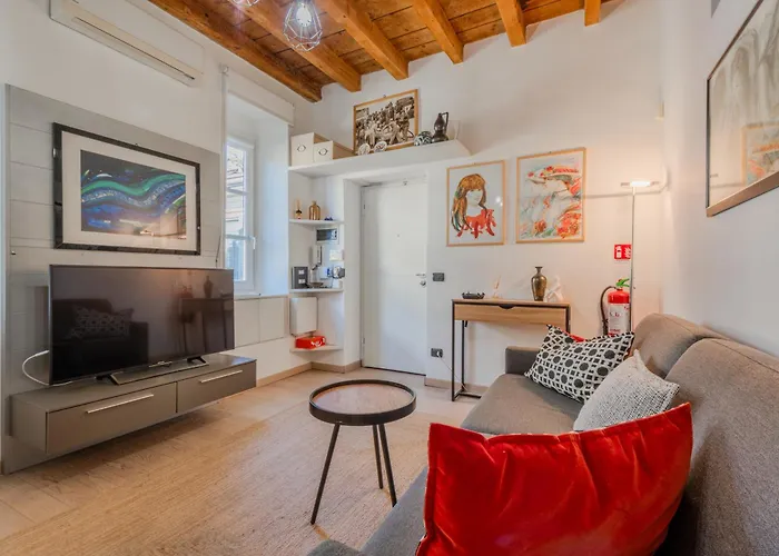 Crocetta Modern Flat